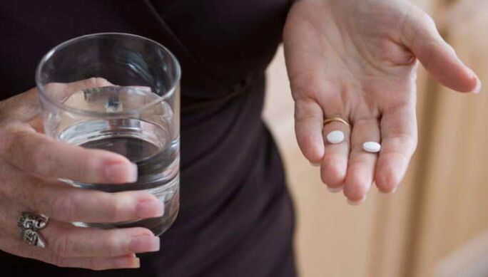 Taking pills for thoracic osteochondrosis